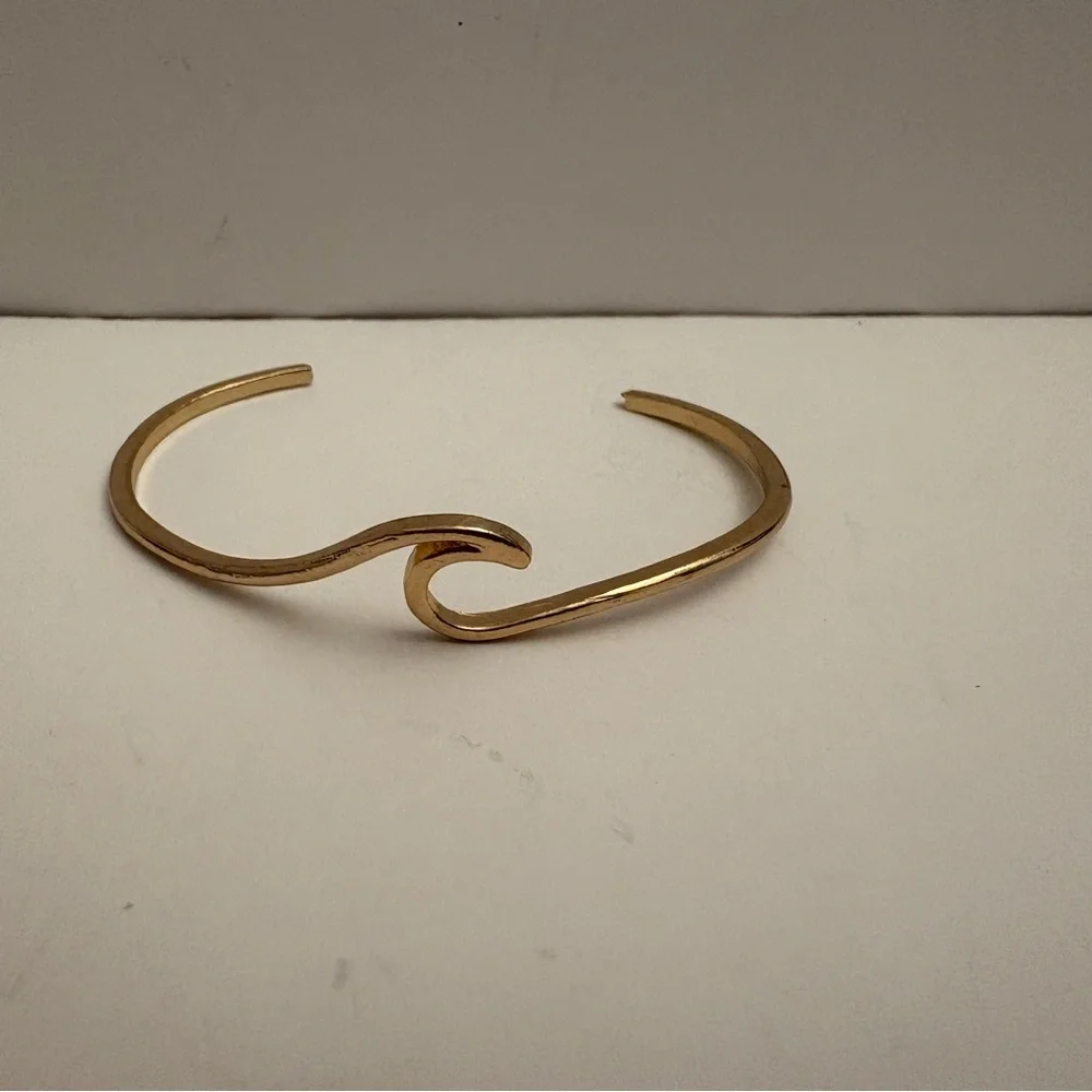 3 Piece Wave and Palm Tree Jewelry Set in Goldtone